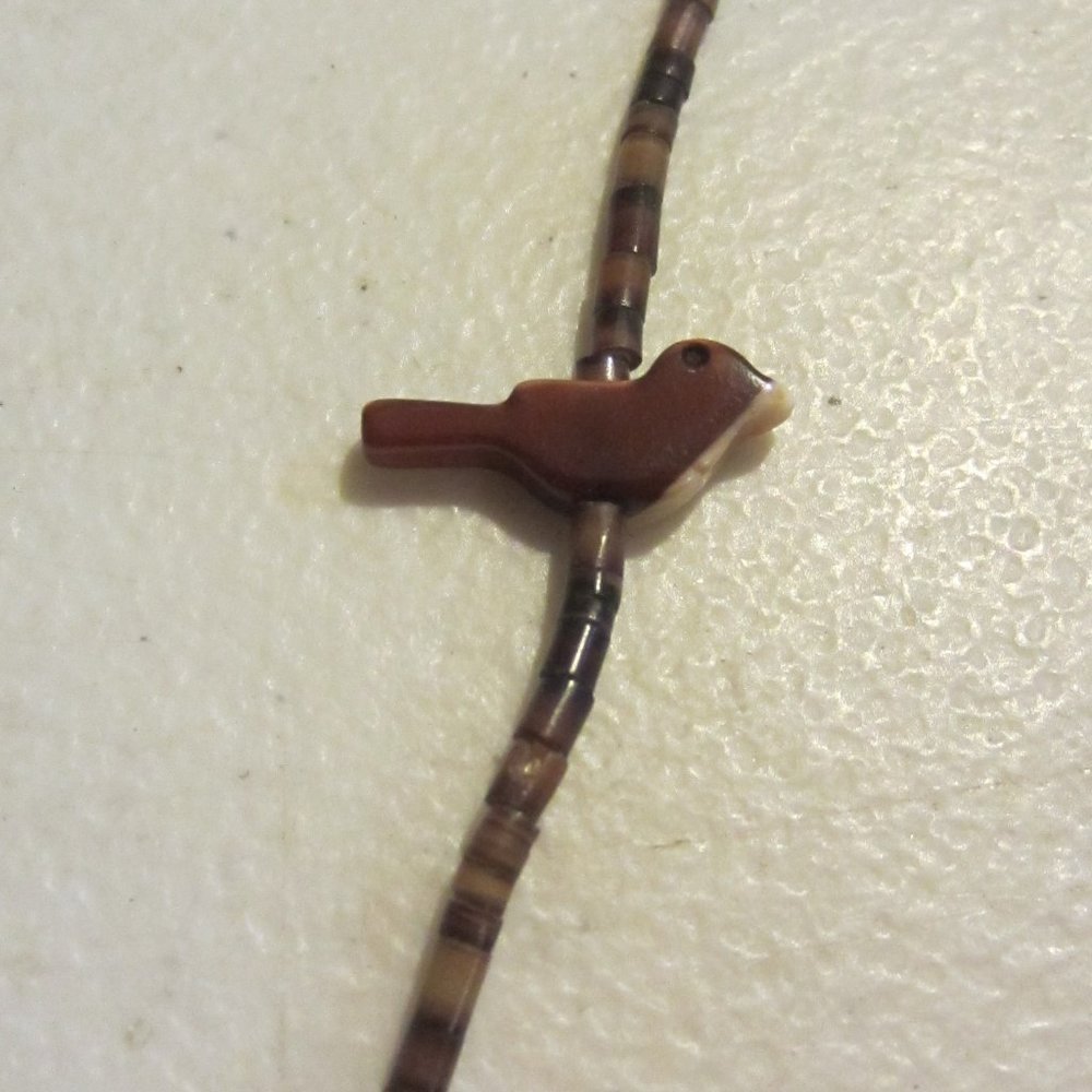 Heishi with carved stone animals necklace - Picture 5 of 6
